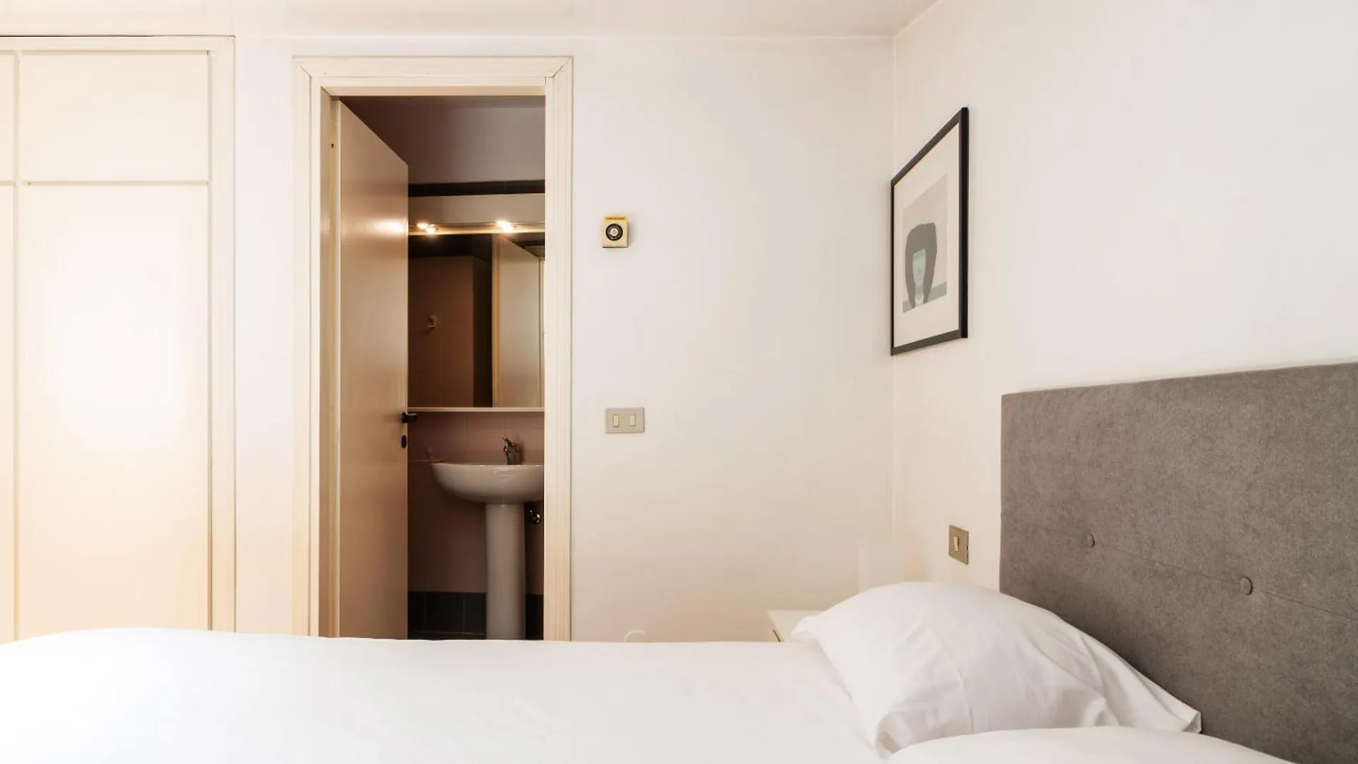 Elegante Bilocale Con Postazione Lavoro San Babila Lägenhet Milano