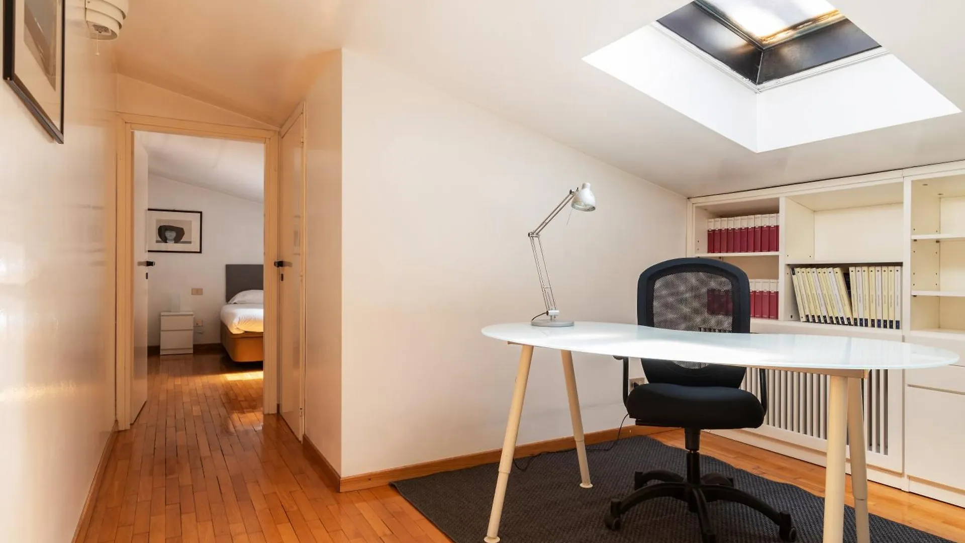 Elegante Bilocale Con Postazione Lavoro San Babila Lägenhet Milano Italien