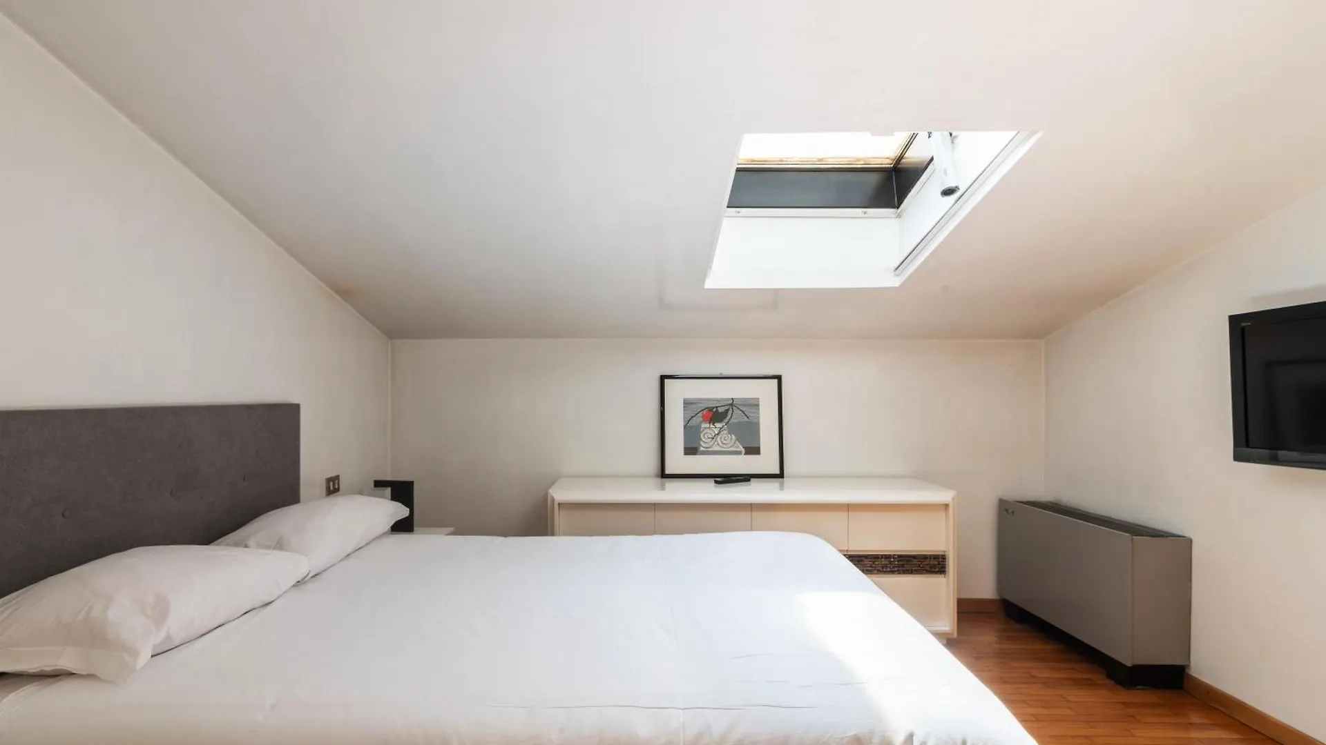 Elegante Bilocale Con Postazione Lavoro San Babila Lägenhet Milano Italien